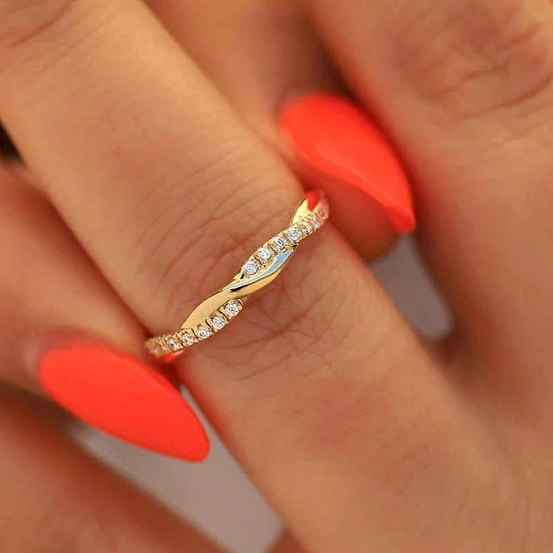 Cubic Zirconia Twist Ring – Luksuriøst Tilbehør