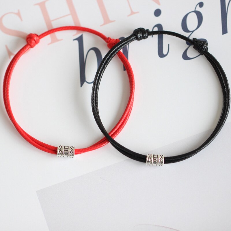 Adjustable Black Red Leather Rope Bracelet (1 eller 2 pk)